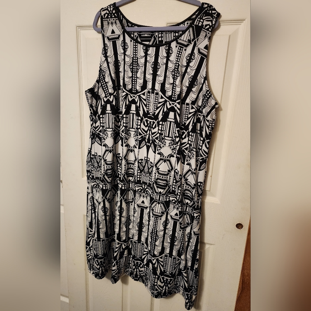 Dex Black and White Abstract Midi Dress